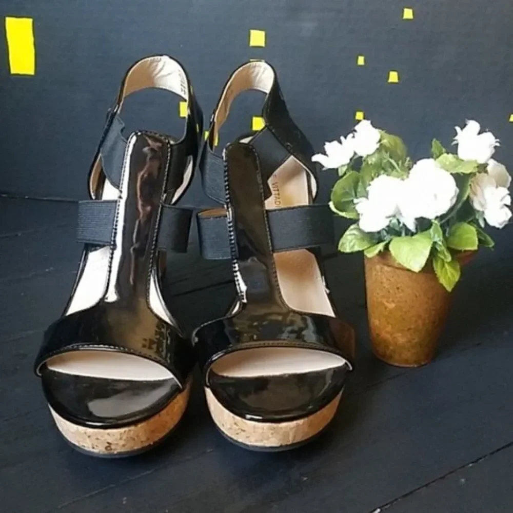 NWOT Adrienne Vittadini Wedges